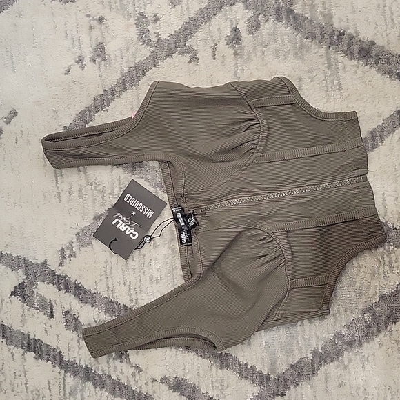 Missguided Tops - LIMITED EDITION Carli Bybel x Missguided Crop Top